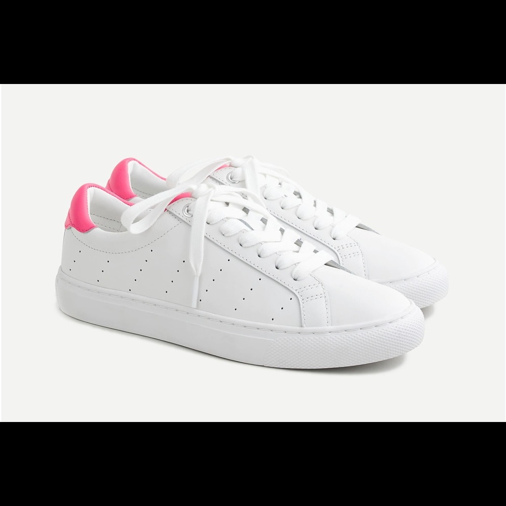 Saturday sneakers in leather with fuchsia detail